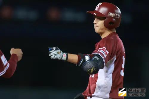 ▲樂天桃猿林立最快明年取得FA資格，桃猿打算提前佈局，用複數年合約綁住林立。（圖／記者葉政勳攝，2025.10.27）