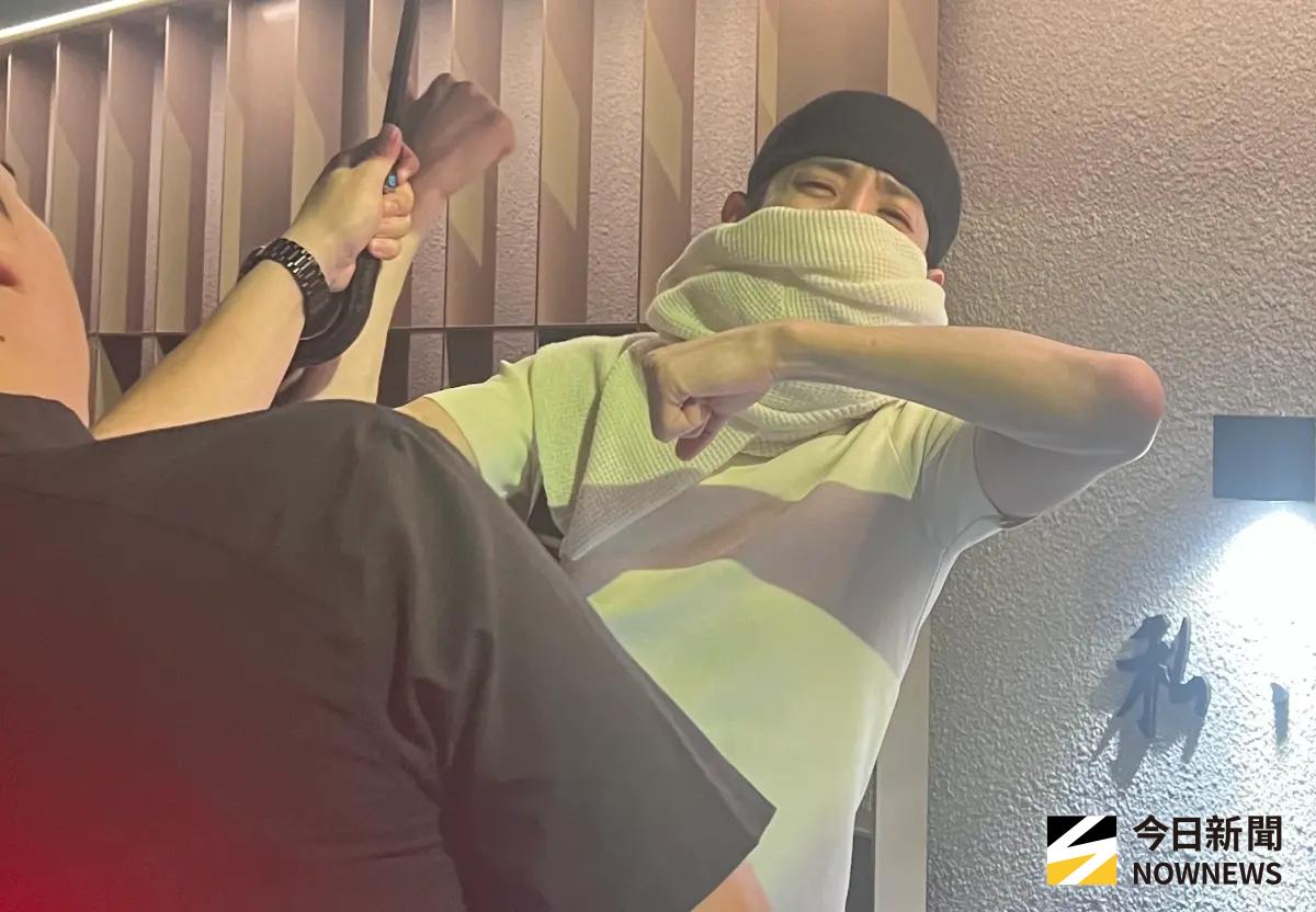 ▲李洙赫上週來台工作後停留至今未返韓，今晚被直擊現身周董的愛店吃飯，也傳出疑似會出席GD本週末的台北大巨蛋演唱會。（圖／NOWNEWS攝影中心）