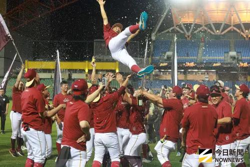 台灣大賽／樂天桃猿為何能逆勢封王？陳瑞昌：他們從地獄爬了出來
