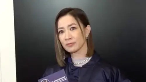 ▲許紹雄乾女兒佘詩曼緊急取消北京行程，緊急趕往香港探病。（圖／翻攝自微博）