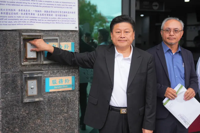 張峻驚天一踹！傅崐萁今提告喊：8600人是要去哪開會？