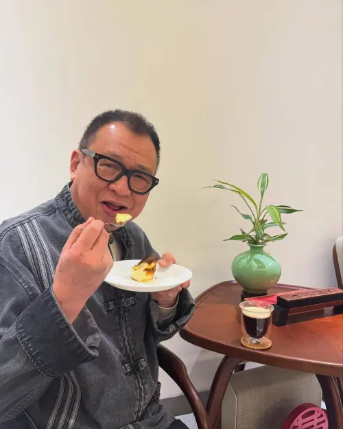 ▲港媒報導「歡喜哥」許紹雄因癌症併發多重器官衰竭，今日凌晨離世。（圖／翻攝自許紹雄IG@benz_hui）