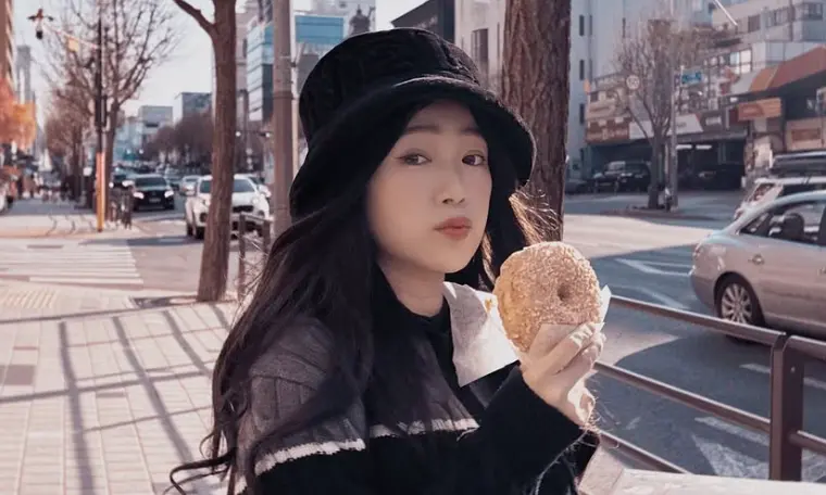 ▲近年來明星副業爭議連環爆，日前丫頭（如圖）爆出拿不到666萬退股款，在網上掀起熱議，同樣跨足副業的曾國城、陶子、Kid也都曾翻車。（圖／翻攝自IG ava112411）