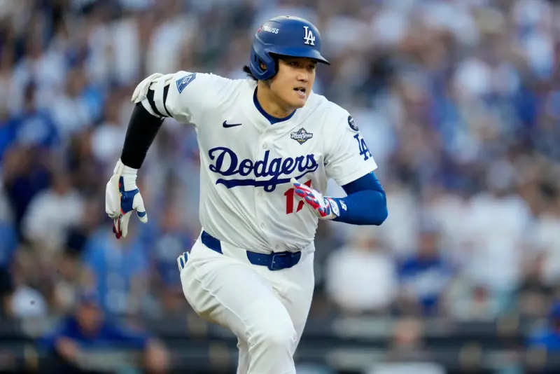 ▲大谷翔平以第一棒、指定打擊身份先發上陣，全場4打數4安打、2支全壘打、2支二壘打與4次申告敬遠，總計8度上壘，正式寫下美國職棒149年來、季後賽史上首位單場8次上壘的球員，堪稱空前紀錄。（圖／美聯社／達志影像）