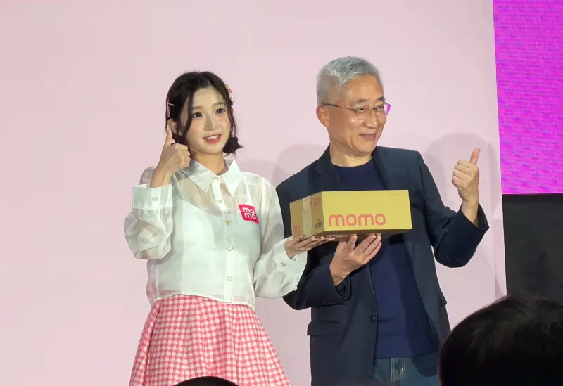 ▲momo今年雙11邀請「AI女神」李珠珢為活動站台，11月4日女神日消費達指定門檻還可收抽女神見面會門票。（圖／記者周淑萍攝）