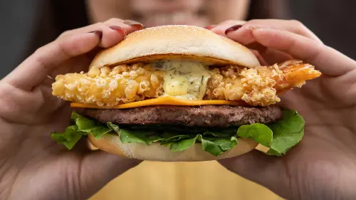 麥當勞「炸蝦天婦羅堡」啖安格斯牛肉、辣雞！FRIDAYS堡包俱樂部
