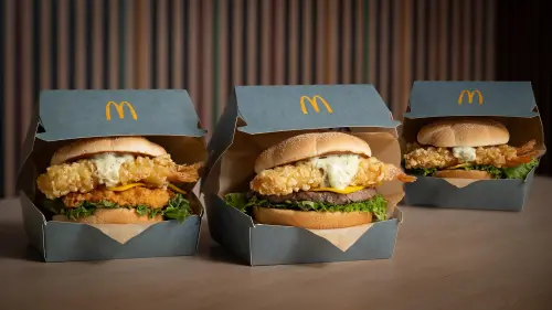 ▲左起：「炸蝦天婦羅辣雞堡」、「炸蝦天婦羅安格斯牛肉堡」、「雙蝦天婦羅堡」。（圖／麥當勞提供）