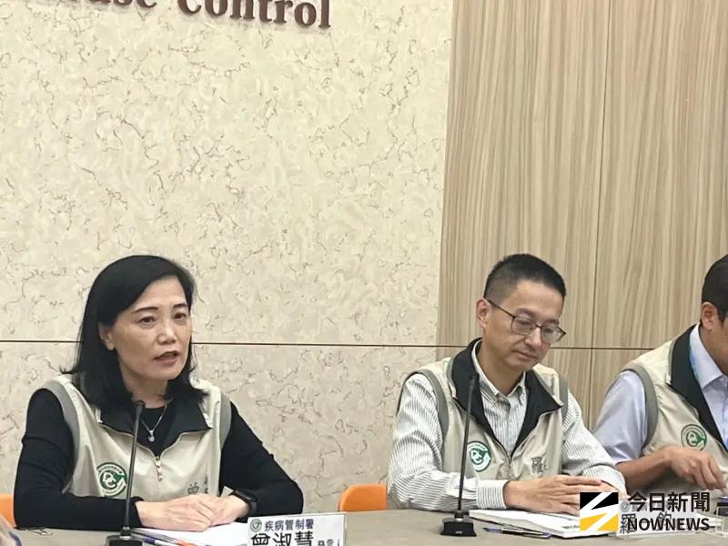 ▲公費流感、新冠疫苗第二階段接種於11月1日開放，除了醫療院所，全聯、家樂福部分門市也設置接種站。（圖／記者張乃文攝）