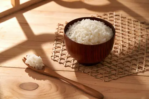 ▲玫瑰米則非常適合煮成白飯，米粒晶瑩剔透、香氣自然，無論搭配日常家常菜或料理較講究的料理，都能展現其彈牙口感和濕潤度。（圖／品牌提供）