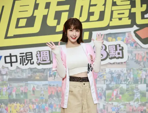 ▲王仁甫（左起）、峮峮、許孟哲、蔡黃汝、孫協志出席《飢餓遊戲》歡慶9週年記者會。（圖／中視提供）