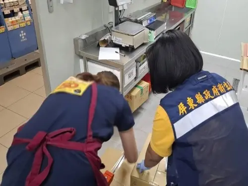 嚴防非洲豬瘟疫情！屏東縣衛生局追豬肉品流向　執行預防性封存
