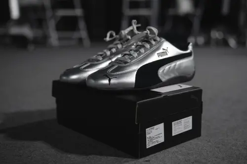 ▲PUMA全球首發Speedcat Metallic銀速賽車鞋。（圖／PUMA提供）