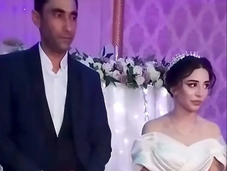 ▲亞塞拜然一名新娘遭新郎父母批評婚紗太過暴露，是對他們一家的羞辱，憤而選擇走上絕路。（圖／翻攝自X／@instablog9ja）