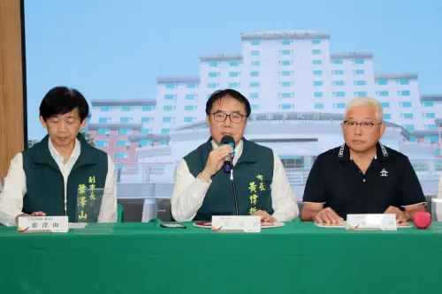 ▲台南市市長黃偉哲召開記者會宣布台南市全面禁止廚餘養豬。(圖／南市府提供)