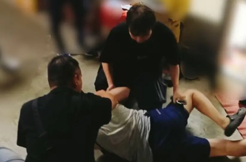 投資失敗動歪腦筋！男持鐵鎚辣椒水搶銀樓 妻勸導才交200萬金飾