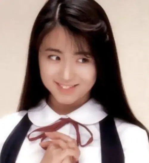 ▲飯島愛（如圖）從AV女優轉戰綜藝圈，以直爽個性深受觀眾喜愛，2008年驚傳猝逝家中。（圖／新浪娛樂微博）