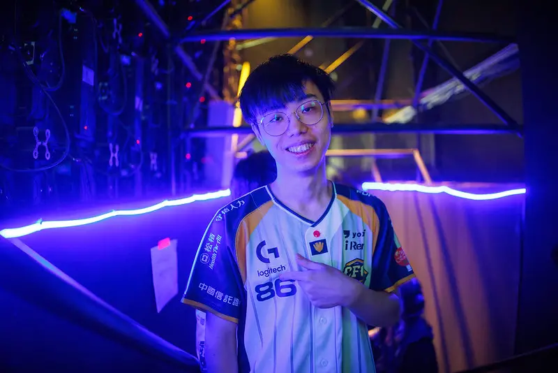 LOL／CFO上路Driver離隊！8強6人組剩2人　粉絲崩潰：明年怎麼辦