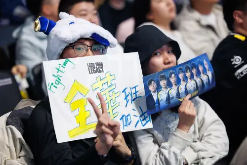 ▲CFO乘載著台港澳粉絲10年的期待，希望他們能繼續書寫歷史，也能享受比賽。（圖／LOL Esports Flickr）