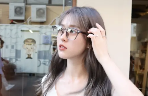 ▲邱偲琹戲約不斷。（圖／翻攝自IG@ally199874）