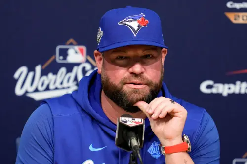 ▲球迷眼見無法看到大谷豪邁揮棒，也痛罵藍鳥總教練施奈德，「懦夫、不敢跟大谷正面對決。」（圖／美聯社／達志影像）