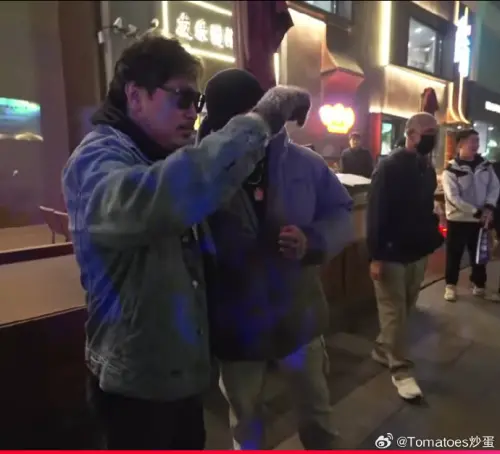 館長合照被路人比倒讚　小粉紅炸鍋！八炯笑翻預言「有更搞笑的」
