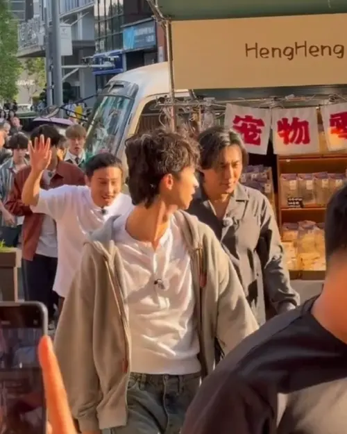 ▲小哈利同框繼父秦昊！錄節目真實互動曝光　粉絲狂讚：暖在細節裡（圖／微博＠芒果撈小萌主）