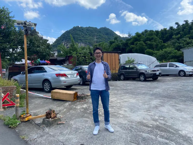 ▲名嘴溫朗東曾爆吃草裝瘋為逃兵的爭議。（圖／翻攝自溫朗東臉書）