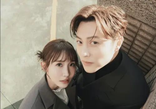 ▲粿粿（左）被指控婚內出軌王子邱勝翊（右）。（圖／翻攝自IG@meigo.c）