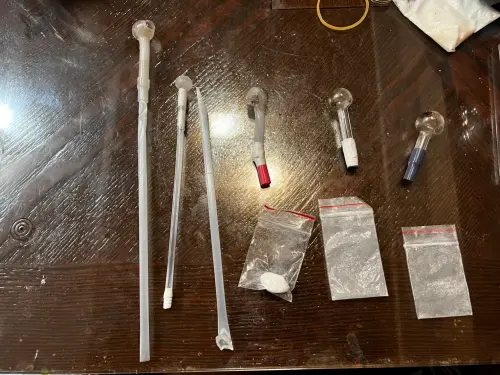 ▲淡海輕軌傳出有男子持雷射筆對駕駛座照射。（圖／翻攝畫面）