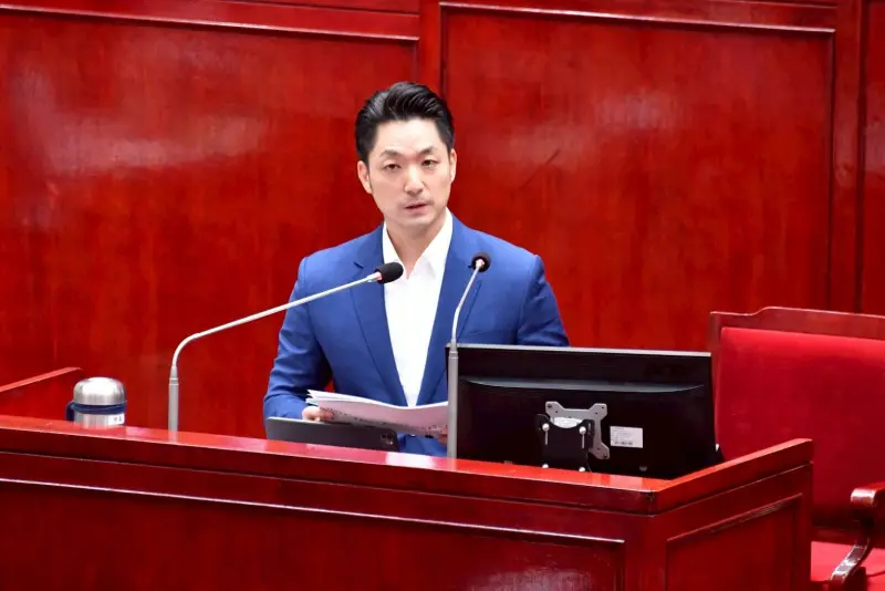 沒條件普發現金！挨轟咎由自取，蔣萬安槓苗博雅怒嗆：雙標。（圖／北市府提供）