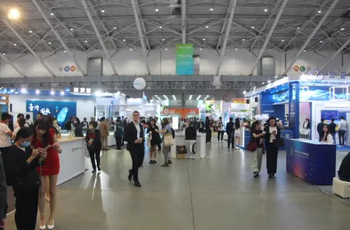 直擊／寒風吹進綠能？能源週攤位數銳減　廠商反應曝光
