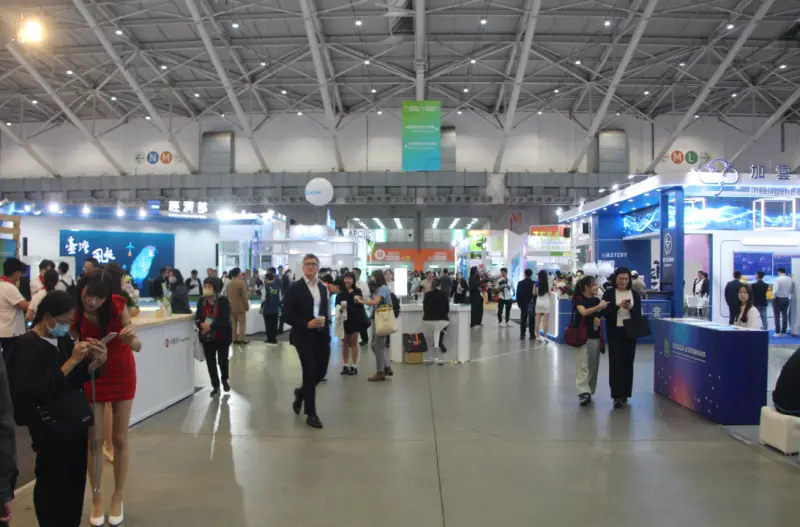 ▲台灣國際智慧能源週今（29）日開展，身為台灣綠電年度盛事，今年卻有別於過去門庭若市，攤位擁簇盛況，今年攤位數較往年少。（圖／記者鍾泓良攝影）