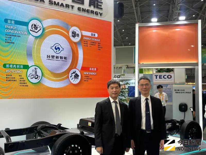 ▲台塑新智能總經理劉慧啟（右）與中華汽車總經理曾鑫城（左）。（圖／記者李青縈攝）