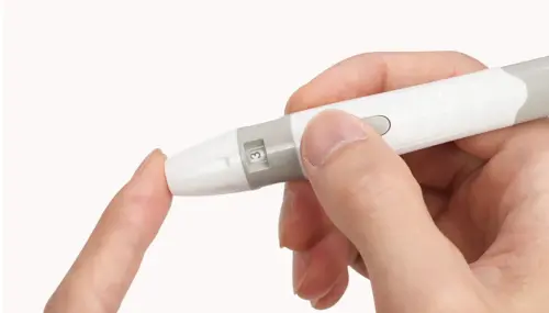 ▲醫師提醒，糖尿病患者應定期監測血糖，避免血糖驟升引發致命急症。（示意圖／翻攝FondCircle網站）