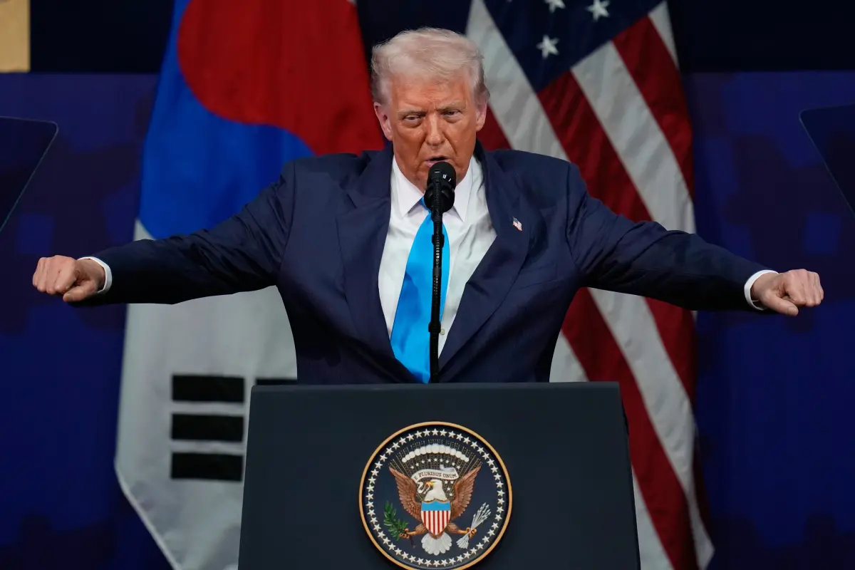 ▲美國總統川普今(29)日抵達韓國，在韓國慶州市的APEC峰會上發表演說。（圖／美聯社／達志影像）