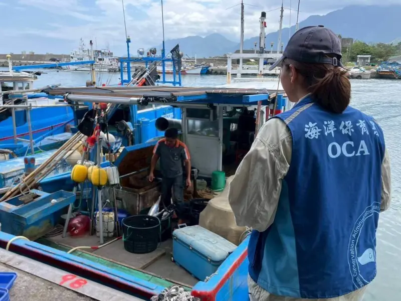 ▲若有不肖業者意圖將廚餘集中並運至海上違法棄置者，將處30萬元以上、3000萬元以下罰鍰。（圖／海洋委員會海洋保育署）