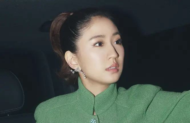 ▲9m88（如圖）日前被爆出熱戀10年好友章廣辰，還被拍到兩人一起看演唱會，今日她在IG上傳私聊截圖回應，表示：「還在徵男友喔，望周知」。（圖／翻攝自IG 9m88）