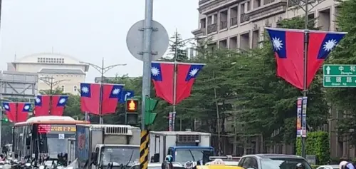 中正橋剪國旗案因釋憲停擺審10年　3嫌無罪遭撤銷改判有罪
