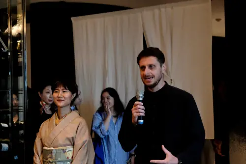 ▲日本金澤義大利餐廳「ORIGO 」曾榮登日本美食平台 Tabelog 入選「創作融合料理百名店」，右為其主廚Matteo Alberti 。（圖／記者葉盛耀攝）