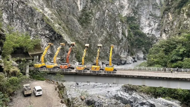 任務完成！燕子口堰塞湖工程團隊「鞠躬」敬大自然　立霧溪回原道