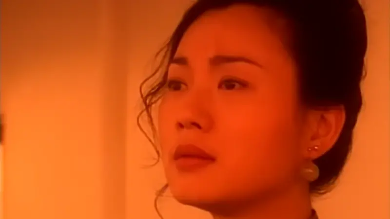 ▲歌手坣娜並非因紅斑性狼瘡復發過世，而是罹患「癌王」胰臟癌，享年59歲。胰臟癌初期症狀不明顯，高風險族群快篩檢。（圖／翻攝《奢求》MV）