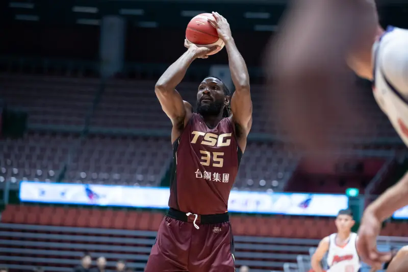 ▲半獸人本人也表達自己首秀的心情：「這是場有趣的第一場比賽，我還在適應這裡的裁判和比賽風格，但很高興能把第一場的緊張情緒釋放掉！」並表示回去會再看影片，下一場會更好。（圖／PLG提供）