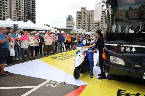 ▲台中市府道安團隊聘請專業講師對外送員設計對應道安課程以提升宣傳效果。(圖／交通局提供)