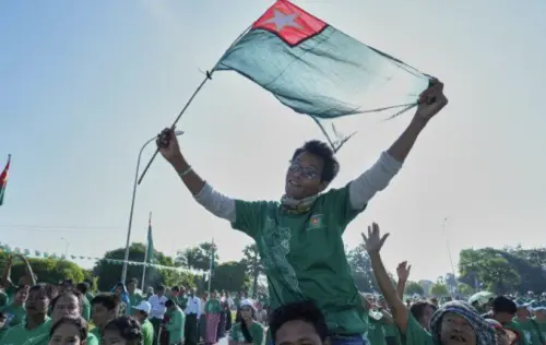 子彈聲中辦選舉！緬甸親軍方政黨提前造勢　民眾怒轟「假民主秀」
