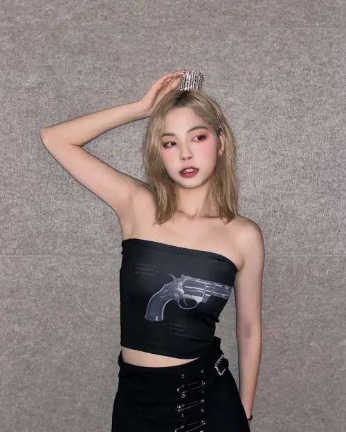 ▲渟渟過去曾與如今已經出道的幻藍小熊韓籍成員阿勇在同一間經紀公司。（圖／翻攝自渟渟IG@1120_tintin）