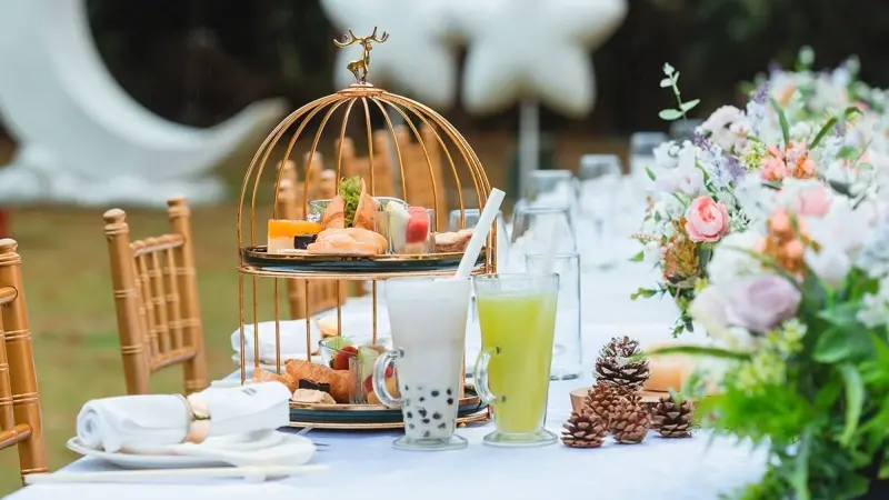 ▲青青食尚花園會館旅展推出「英式下午茶」買一送一。（圖／青青國際婚宴餐飲集團提供）