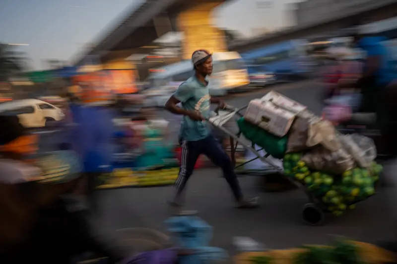 ▲根據我國農業部統計資料顯示，今年1～9月我國從南非進口蘋果雪崩式萎縮97％，葡萄柚進口量也大幅衰退近4成。（圖／美聯社／達志影像）