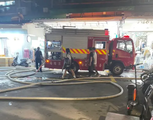 北市五分埔商圈驚傳火警！三樓起火波及四樓　疑蠟燭引燃釀禍
