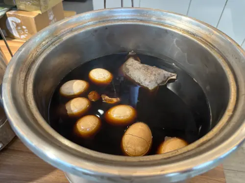 ▲阿部瑪利亞坦言，自己不太喜歡台灣超商茶葉蛋的味道，還會因此多洗一次澡。（圖／記者徐銘穗攝）