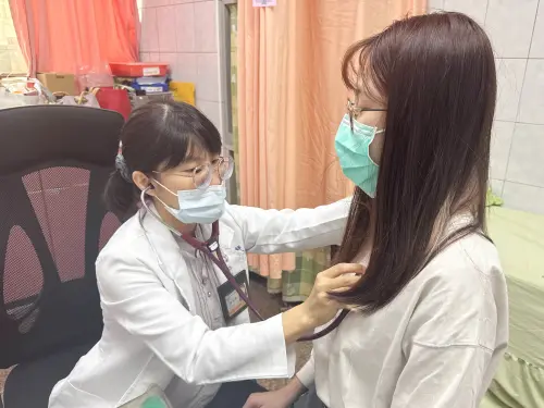 天氣變化誘發氣喘　醫籲咳嗽超兩週應警覺
